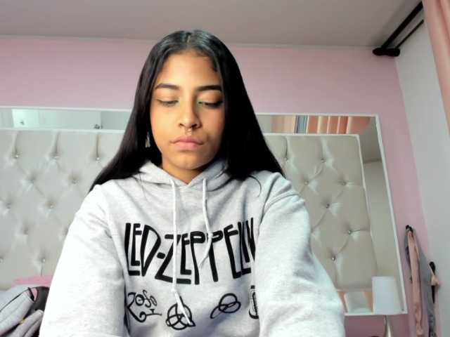 Скриншоты трансляции julia-rose