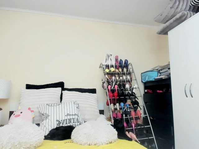 Скриншоты трансляции JuliaHayes