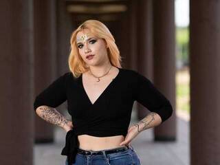 Эротический видеочат JulianeMiller