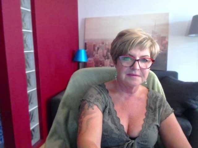 Скриншоты трансляции julieamberx