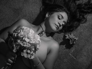 Эротический видеочат JuliRobert