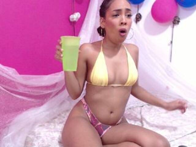 Скриншоты трансляции JulliaCarter