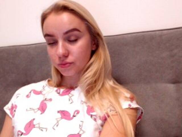 Скриншоты трансляции justvanessa