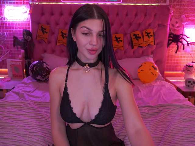 Скриншоты трансляции KamilaVibes