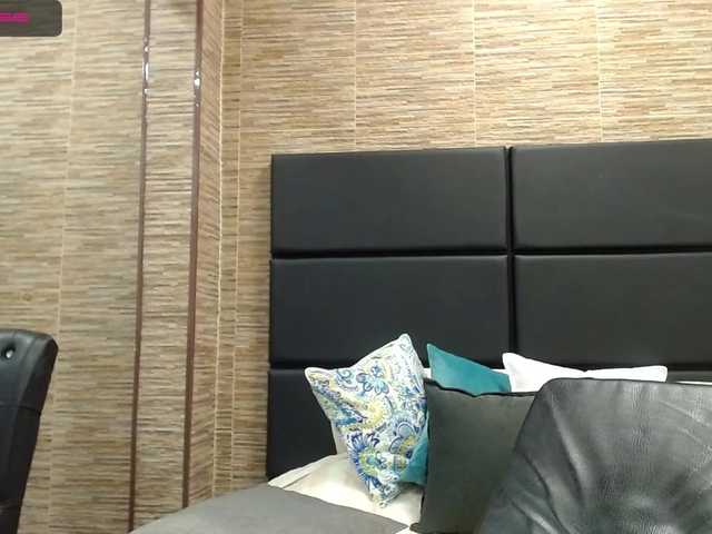 Скриншоты трансляции KarinHidalgo