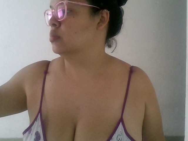 Фотографии karlaroberts7 hi happy horny sunday ... make me cum #bigboobs #anal #bigpussylips #latina #curvy