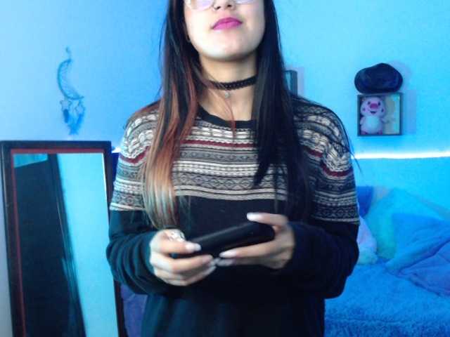 Скриншоты трансляции Karlett-Moon