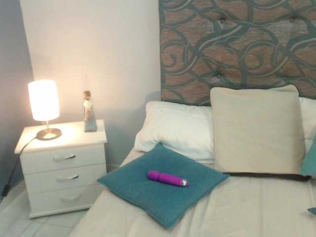 Скриншоты трансляции karleymoore