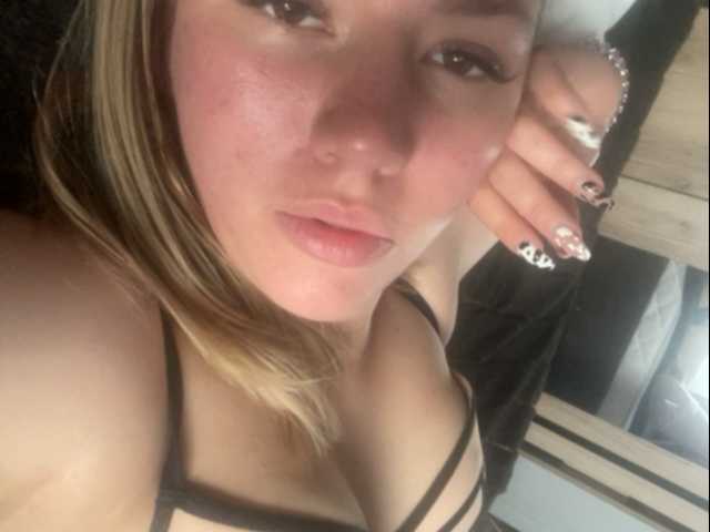 Скриншоты трансляции Caroleila_07