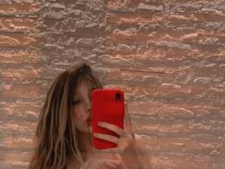 Эротический видеочат Katelibre