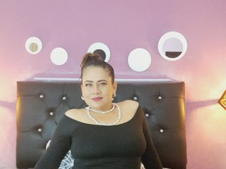 Эротический видеочат KathiaHunt