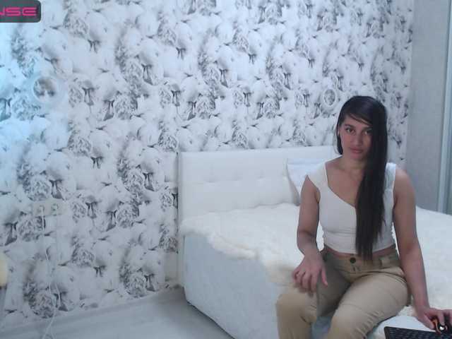 Скриншоты трансляции katie-adamss