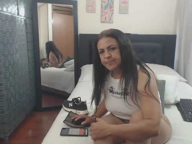 Скриншоты трансляции katiehotx