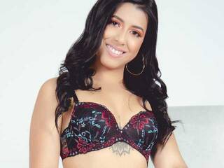 Эротический видеочат KatieNolan