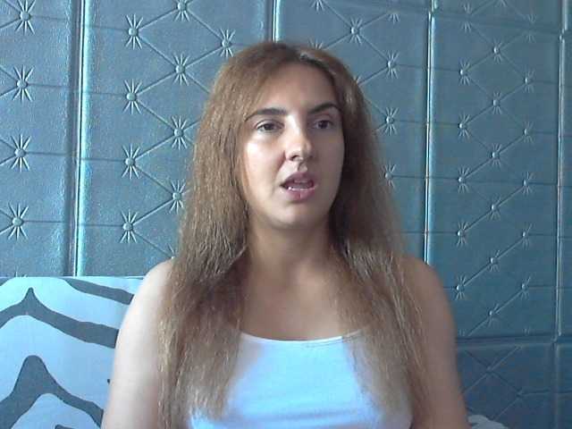 Скриншоты трансляции KATYDIAZ