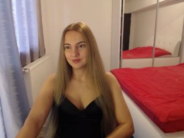 Скриншоты трансляции KATYDIAZ