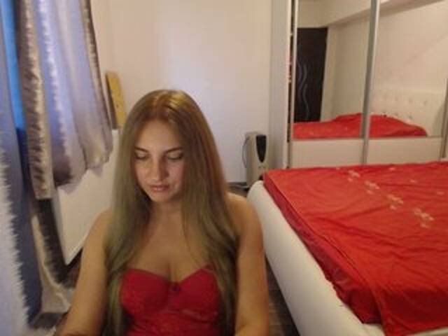 Скриншоты трансляции KATYDIAZ