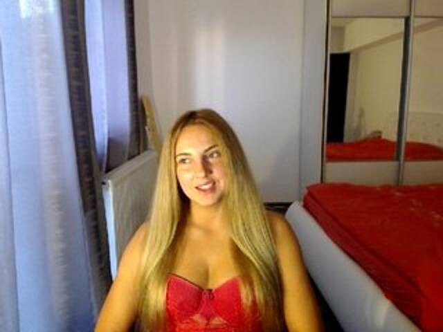 Скриншоты трансляции KATYDIAZ