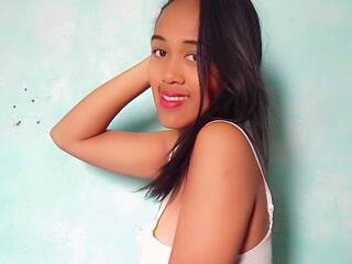 Эротический видеочат Keirah