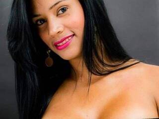 Эротический видеочат KelliBrowns