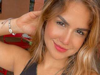 Эротический видеочат KemilF