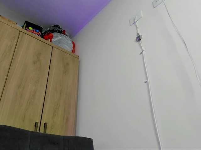 Скриншоты трансляции Kendall-sexy