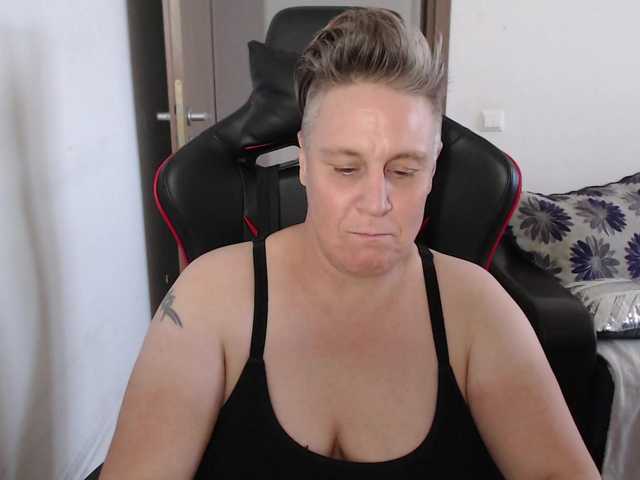 Скриншоты трансляции kinkstakinks76