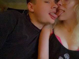 Эротический видеочат kinkycouple420