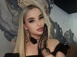 Эротический видеочат KiraKrox