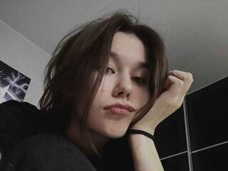 Эротический видеочат KiraTwinkie