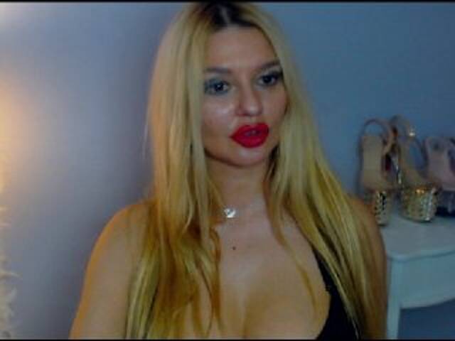 Скриншоты трансляции KissMeSURI