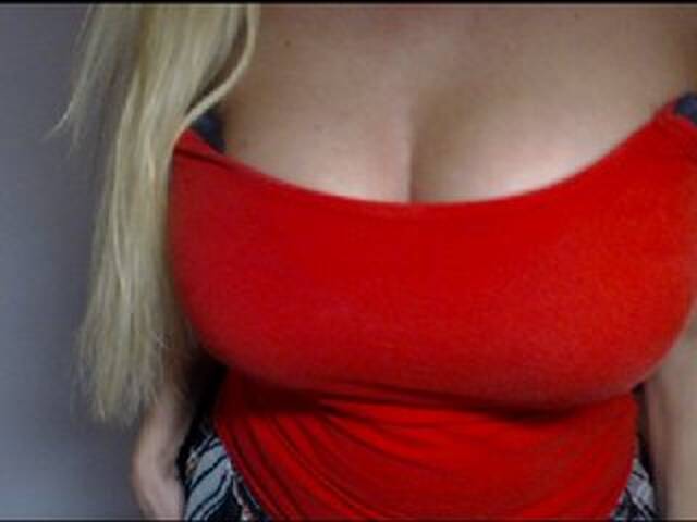 Скриншоты трансляции KissMeSURI