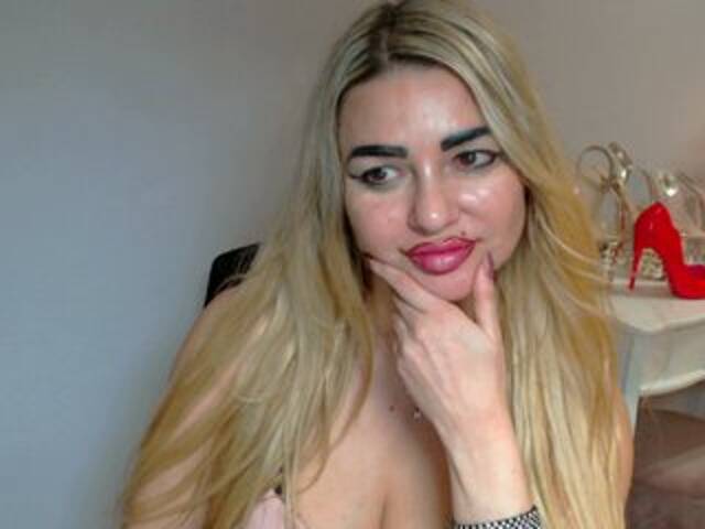 Скриншоты трансляции KissMeSURI