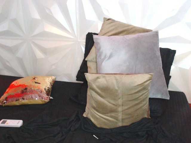 Скриншоты трансляции kitty94