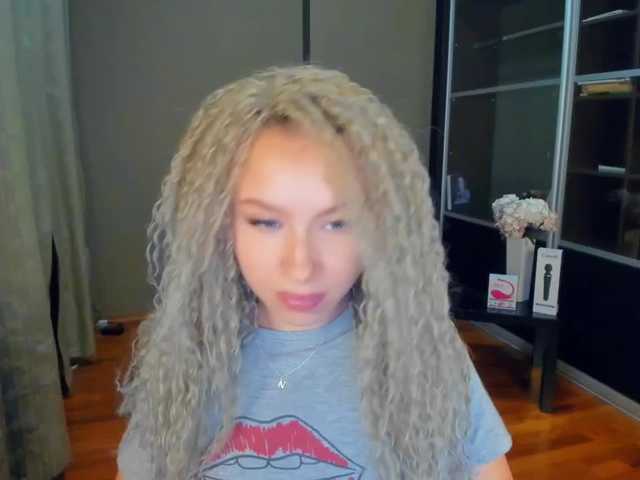 Скриншоты трансляции KittyJoyy