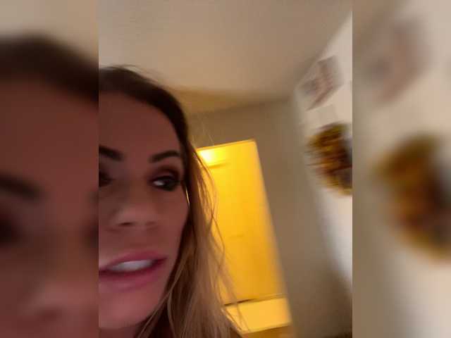 Скриншоты трансляции KristaStarr