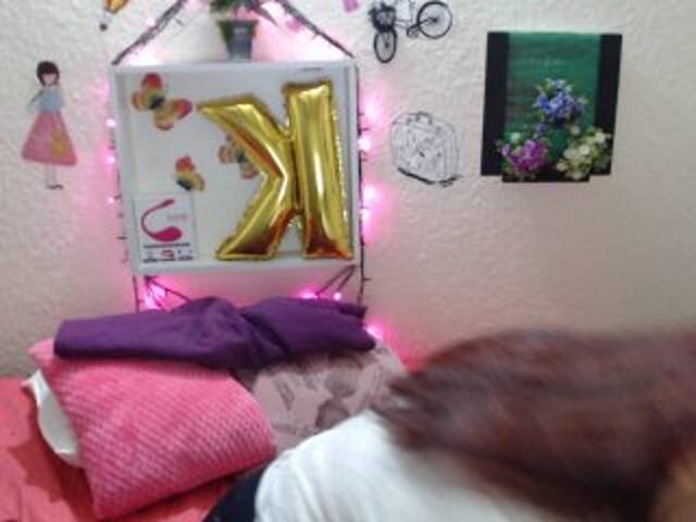 Скриншоты трансляции KylieDaniiels