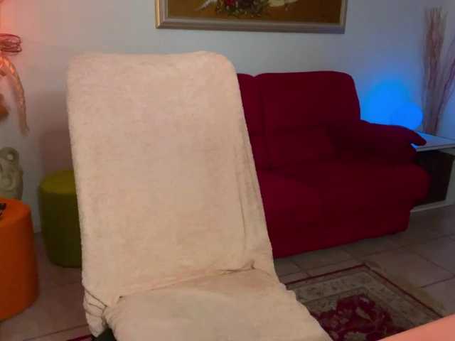 Скриншоты трансляции KylieKam