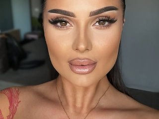 Эротический видеочат KylieSpicey