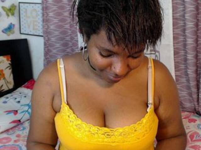 Скриншоты трансляции Laaylaax