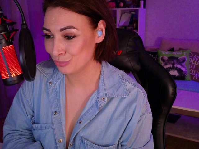 Скриншоты трансляции LadyLLS