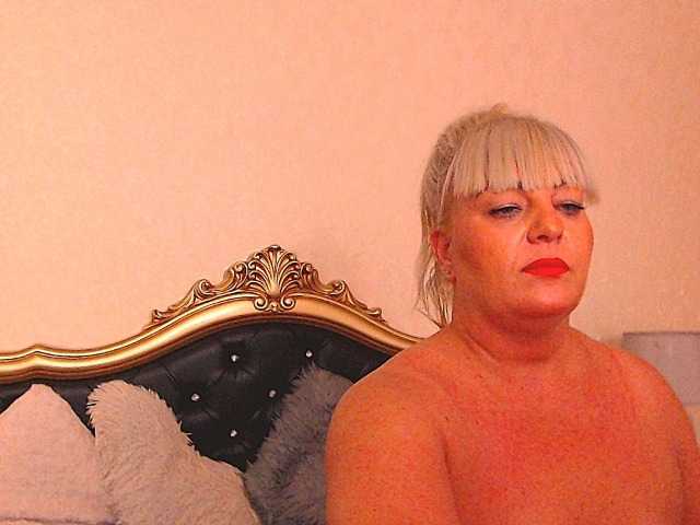 Скриншоты трансляции LadyMelanieBBW