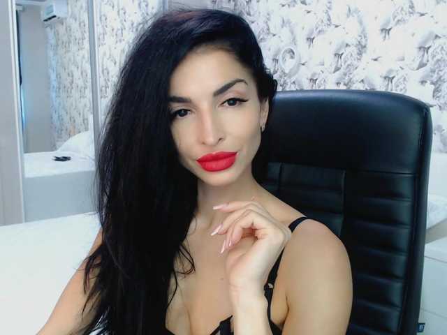 Скриншоты трансляции LaEmperatriz