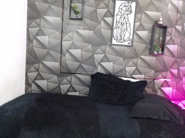 Скриншоты трансляции LanaCollins