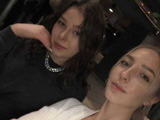 Эротический видеочат LaraAndAdele