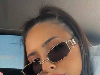 Эротический видеочат LarynBlackCat