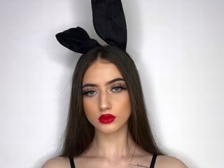 Эротический видеочат LaylaBrown