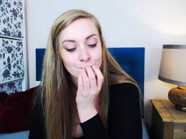 Скриншоты трансляции LeahGoldHair