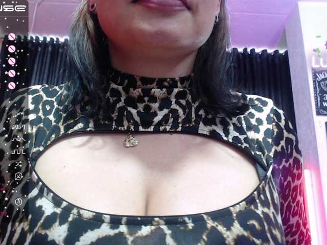 Скриншоты трансляции Leia-bennet