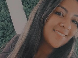 Эротический видеочат leoncitahot